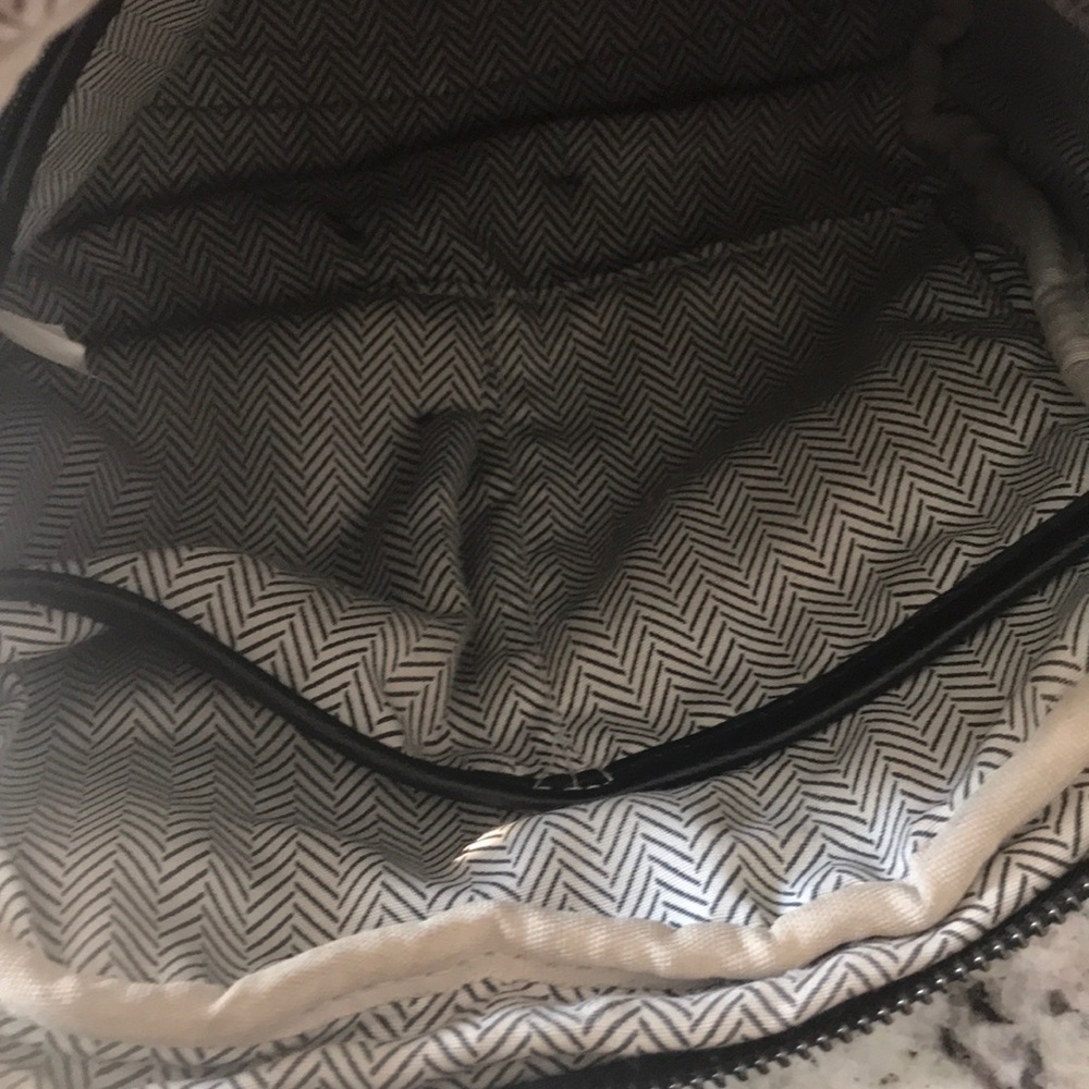 Purse - Picture 7 of 8